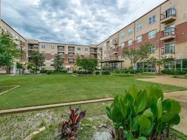 1100 W Trinity Mills Rd, Carrollton, TX