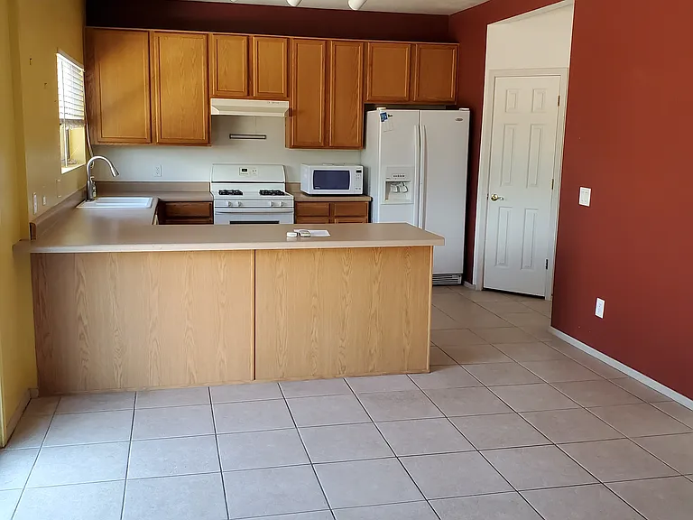 3344 N Pebble Rapids Pl — Photo 4