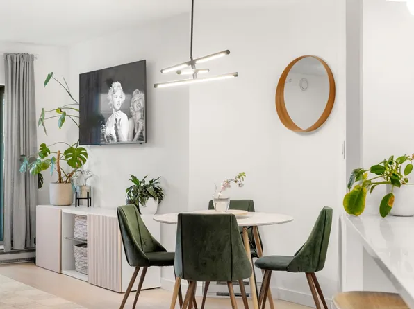 2023 Franklin St #107, Vancouver, BC V5L 1R4