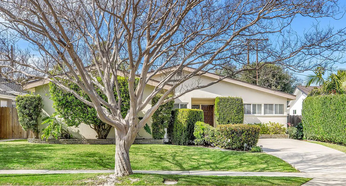 Dempsey Ave, Encino — Photo 1