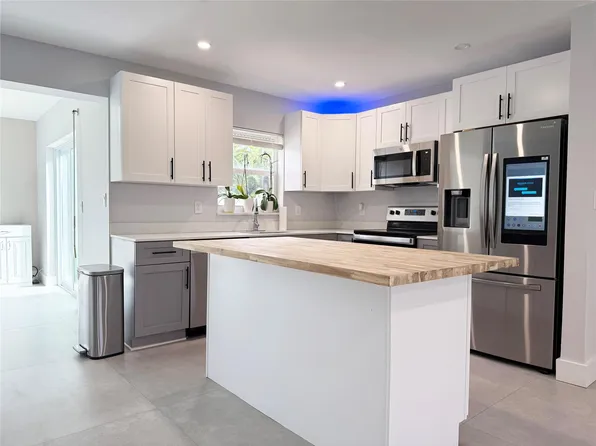 1761 NW 38th Street, Oakland Park, FL 33309