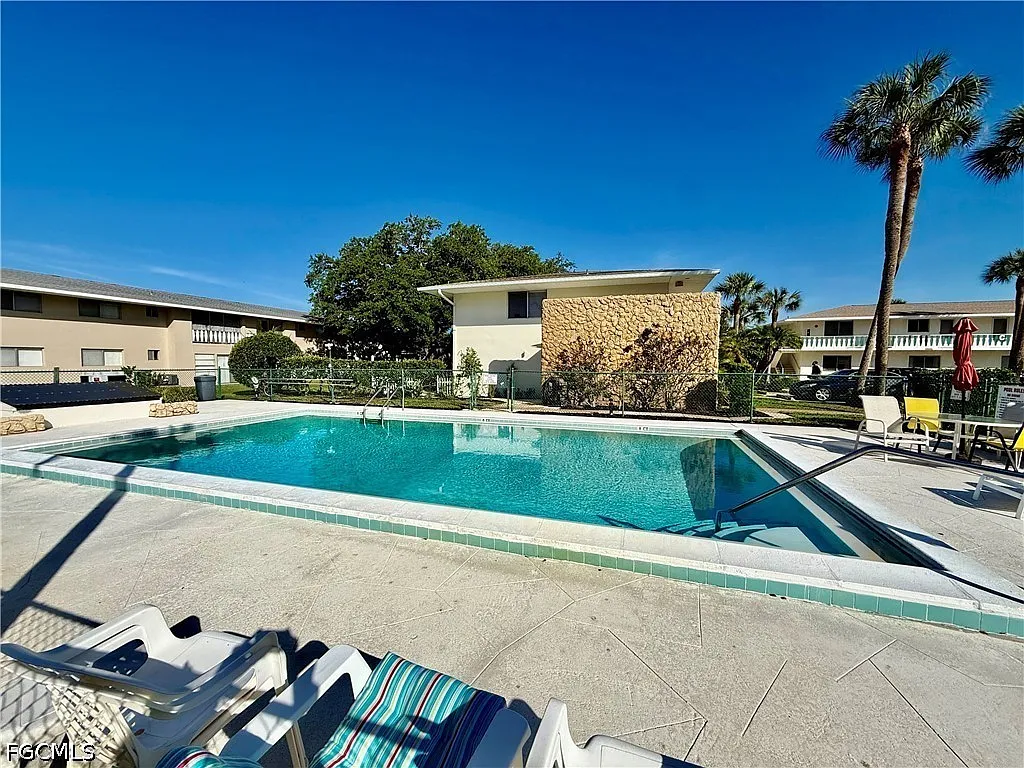 2 bed, 2.0 bath, 804 sqft, $1,150 — Photo 4