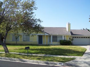 881 W Casmelia St, Rialto, CA 92377