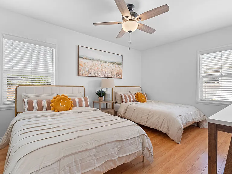 2109 N Valley St — Photo 4