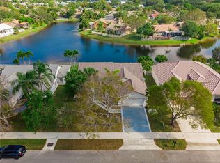 4751 NW 75th St, Coconut Creek, FL 33073