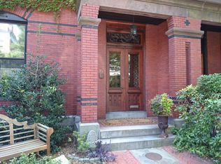 71 Monmouth St, Brookline, MA 02446