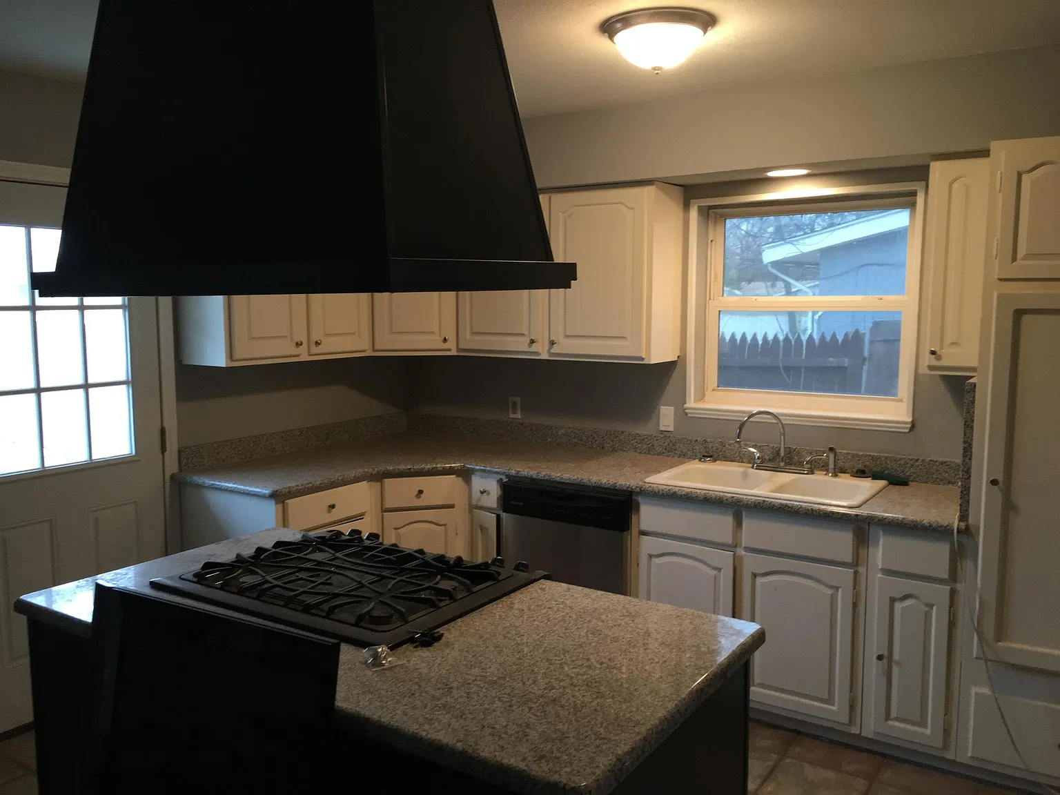 3 bed, 1376 sqft, $2,400 — Photo 4