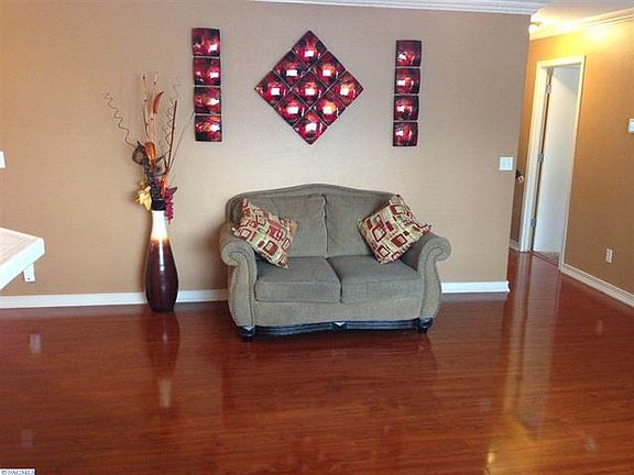 4th image of 931 N 25th Pl
