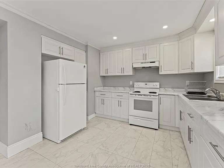 1566 Bruce Ave #UPPER — Photo 4