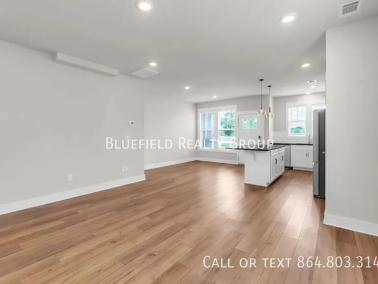 271 Dalmatian Dr — Photo 4