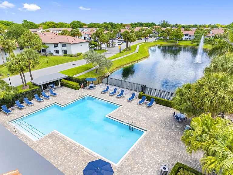 Boca Arbor Club Apartments — Photo 6