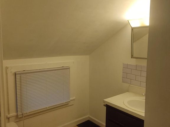 5th image of 412 Walnut St #3