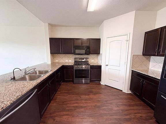 2nd image of 706 Luna Vista Dr