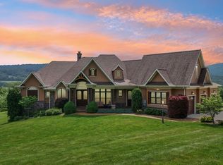 2017 Thunder Ln, Latrobe, PA 15650