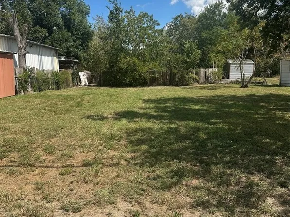 3410 Callis St, Victoria, TX 77901