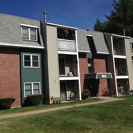 2nd image of 5 Knights Bridge Dr APT 307
