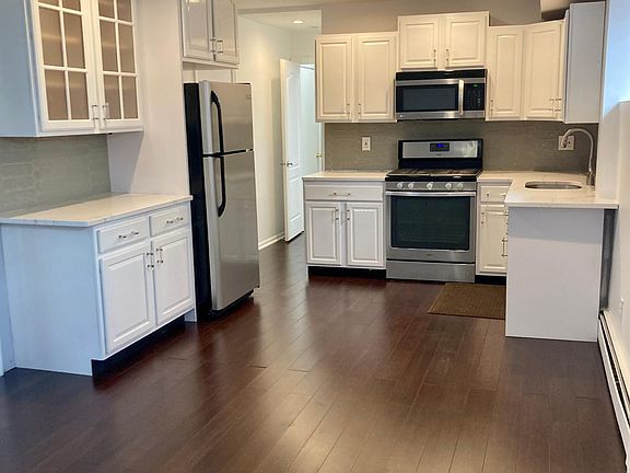 3rd image of 1056 Sinclair Ave