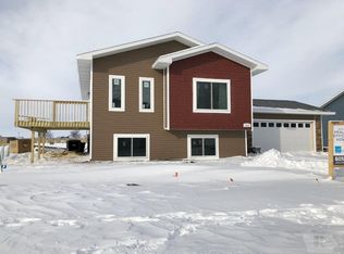 1432 Seneca St, Storm Lake, IA 50588