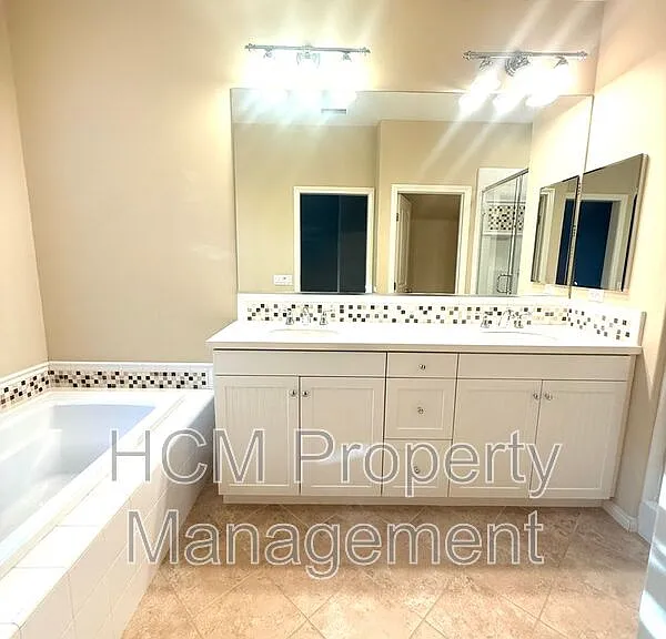 77 Diamond — Photo 12