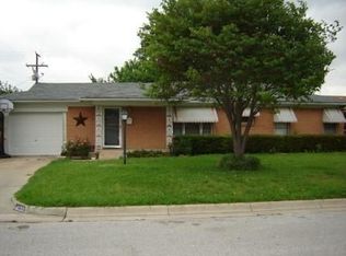 4020 Field St, Haltom City, TX 76117