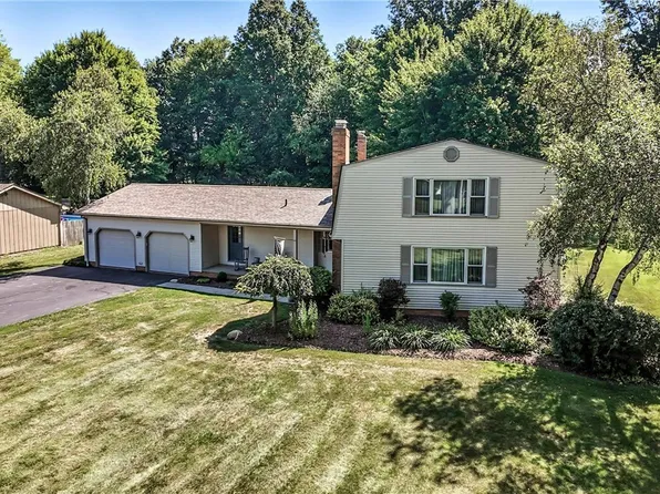 2212 Celestial Dr NE, Warren, OH 44484