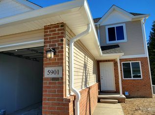 5893 Woodruff View Dr, Brighton, MI