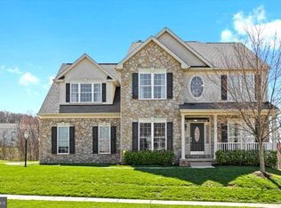1042 Silver Maple Cir, Seven Valleys, PA 17360