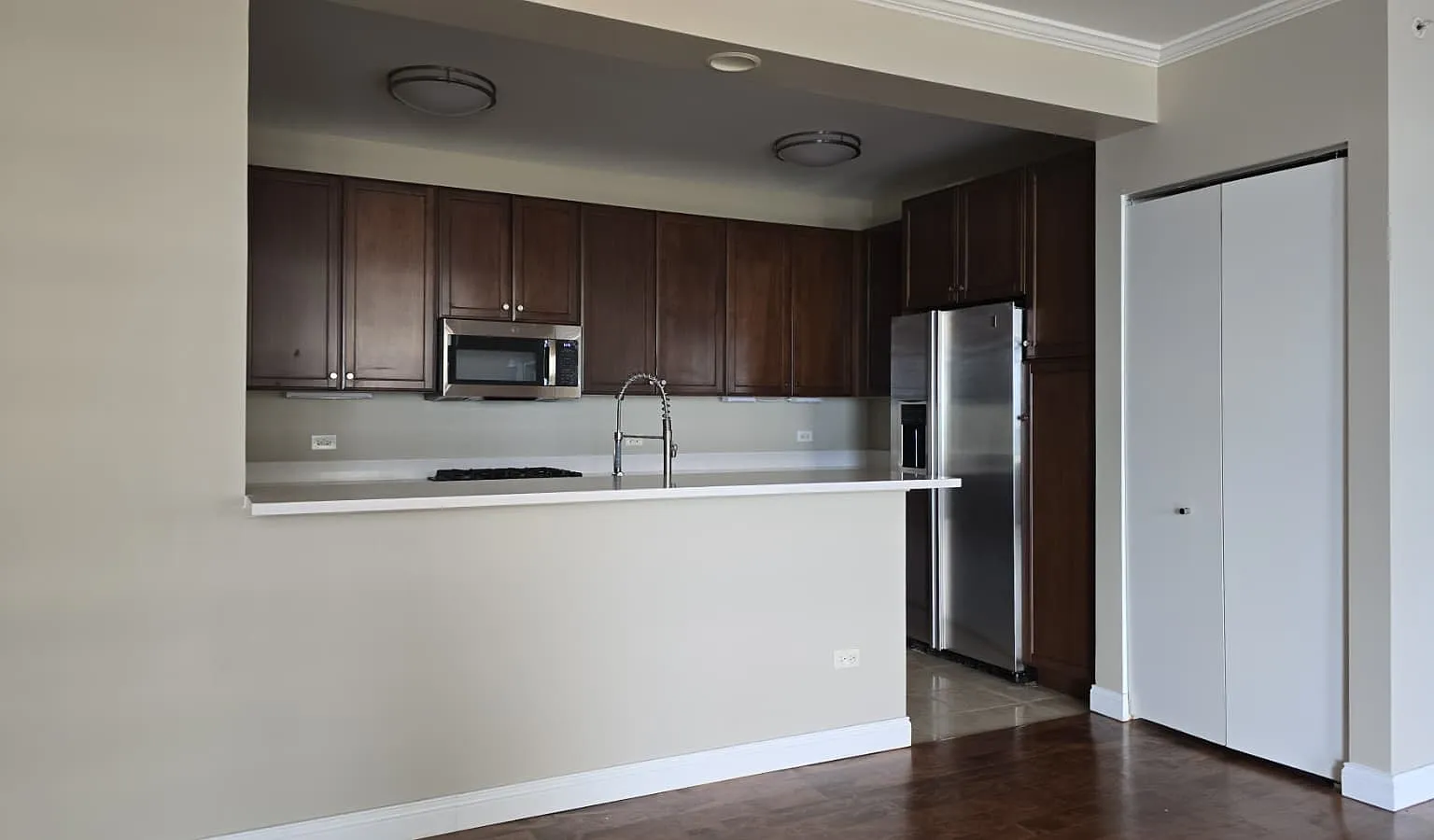 3 bed, 1901 sqft, $6,500 — Photo 3