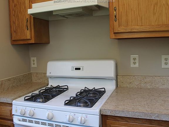5th image of 233 Brenda Ln