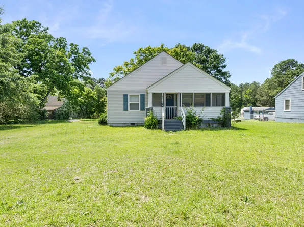 2113 Rebecca St, Roanoke Rapids, NC 27870