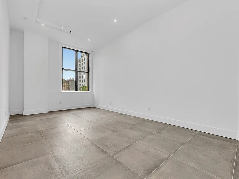 81 Willoughby St #407 — Photo 5
