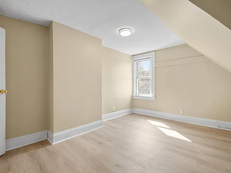 510 Dawson Ave — Photo 18