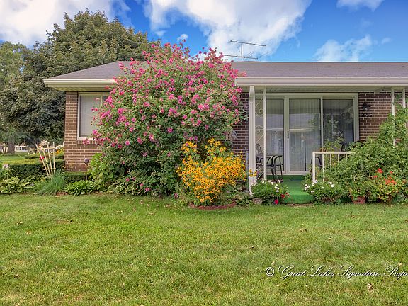 2nd image of 5695 Leisure South Dr SE