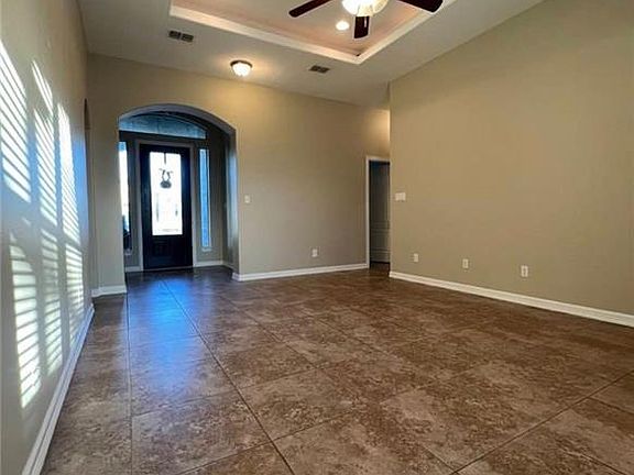 3rd image of 619 Dalobo Blvd