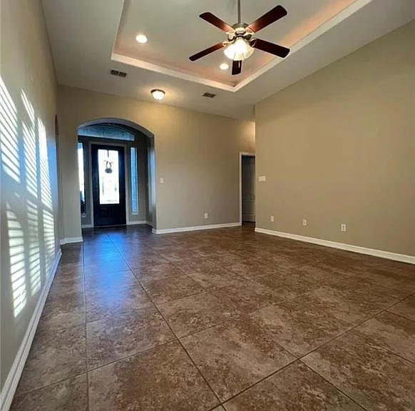 619 Dalobo Blvd — Photo 3