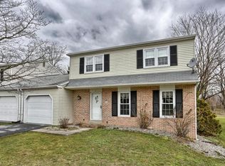 2227 Harmony Hill Dr, Lancaster, PA 17601