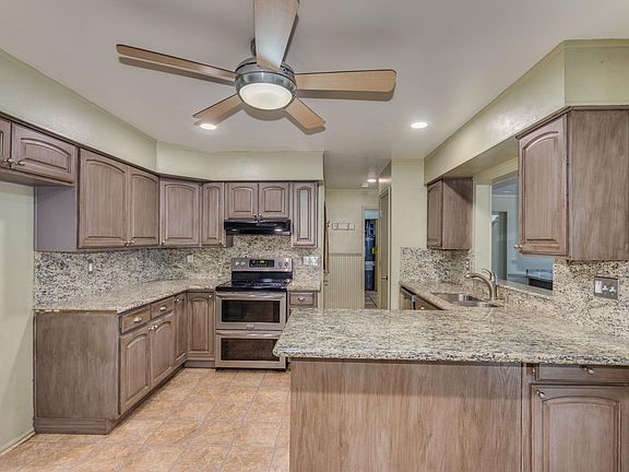 3rd image of 4209 W Lupine Ave