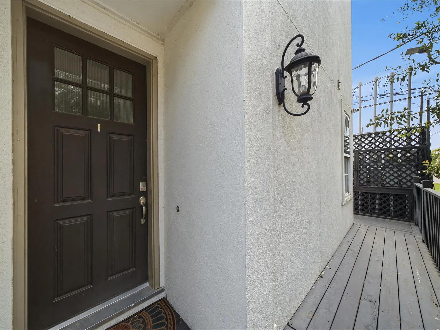 3 bed, 3.5 bath, 2075 sqft, $3,200 — Photo 3