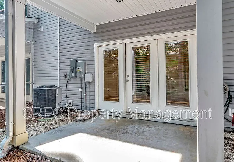 140 Buchanan Cir — Photo 36