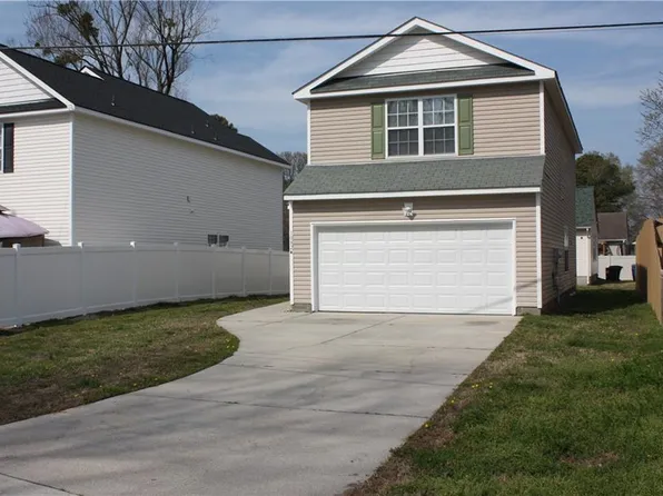 1082 Longstreet Ave #A, Virginia Beach, VA 23451