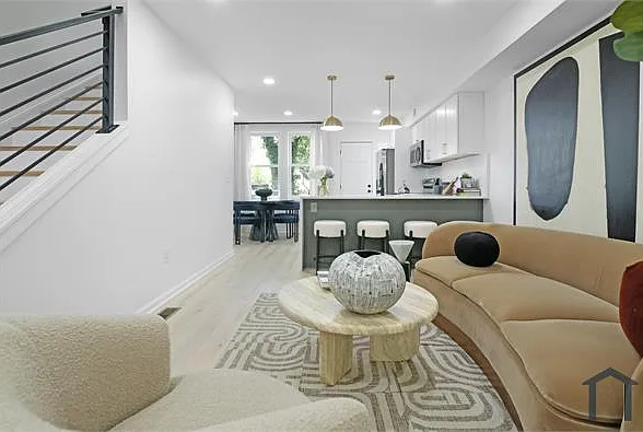 4 bed, $4,800 — Photo 2