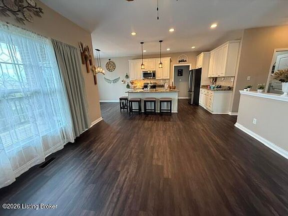 5th image of 143A Garden View Pl