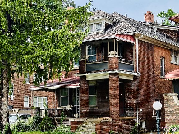 3rd image of 3232 Sturtevant St