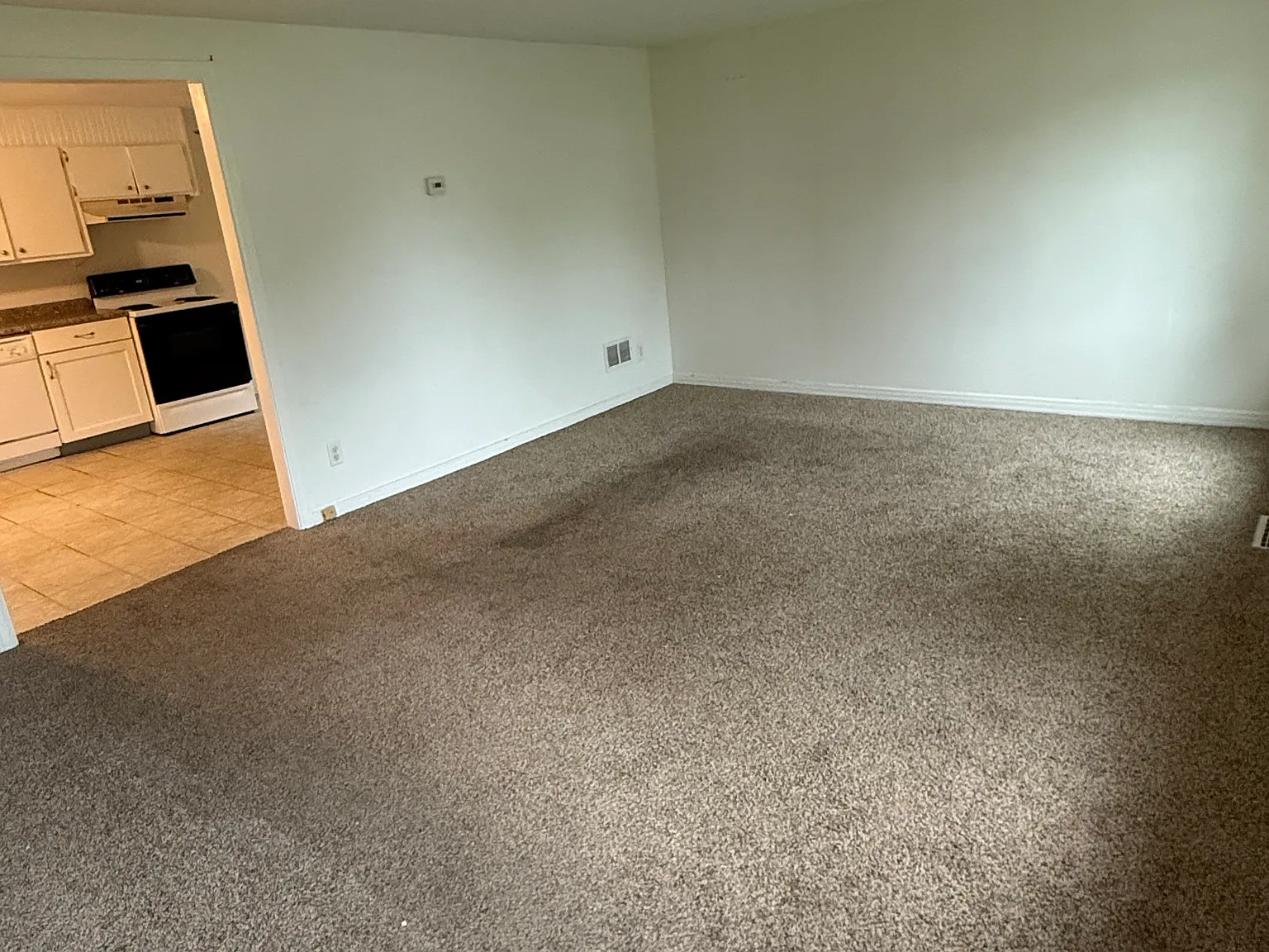 2 bed, 1200 sqft, $2,400 — Photo 4