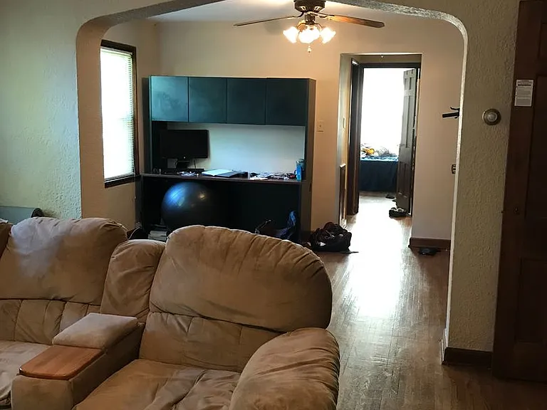 1373 Eastview Ave — Photo 3