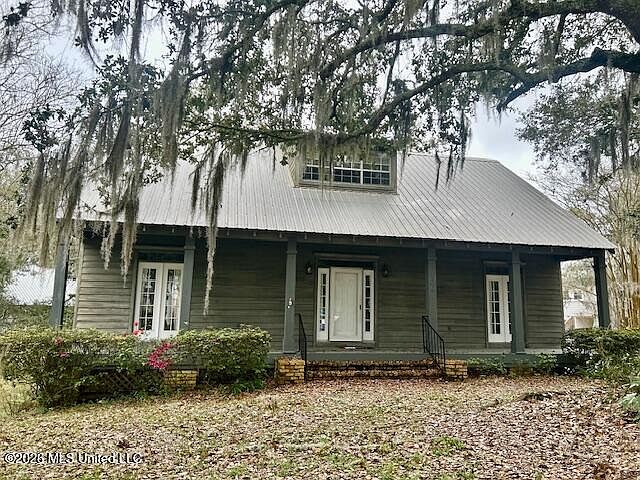 1st image of 408 Oakwood Dr