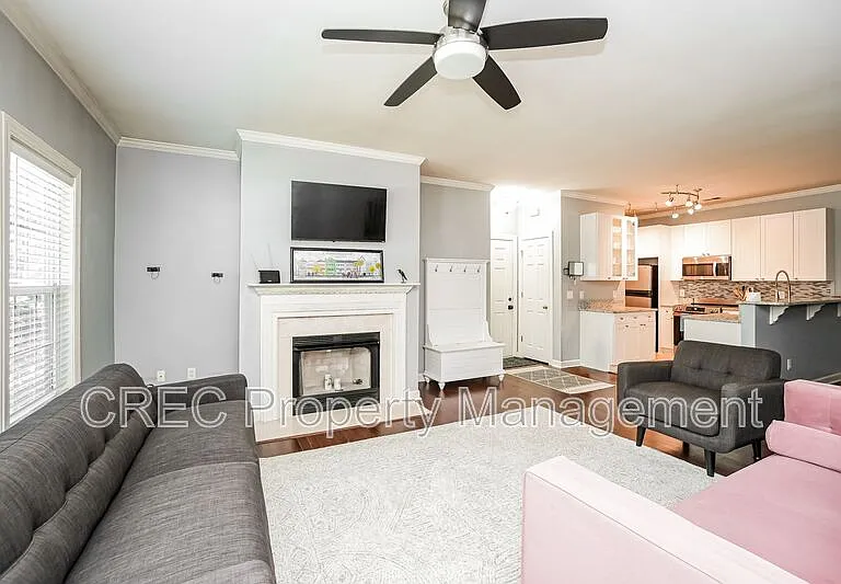 1202 Grove Park Dr — Photo 5