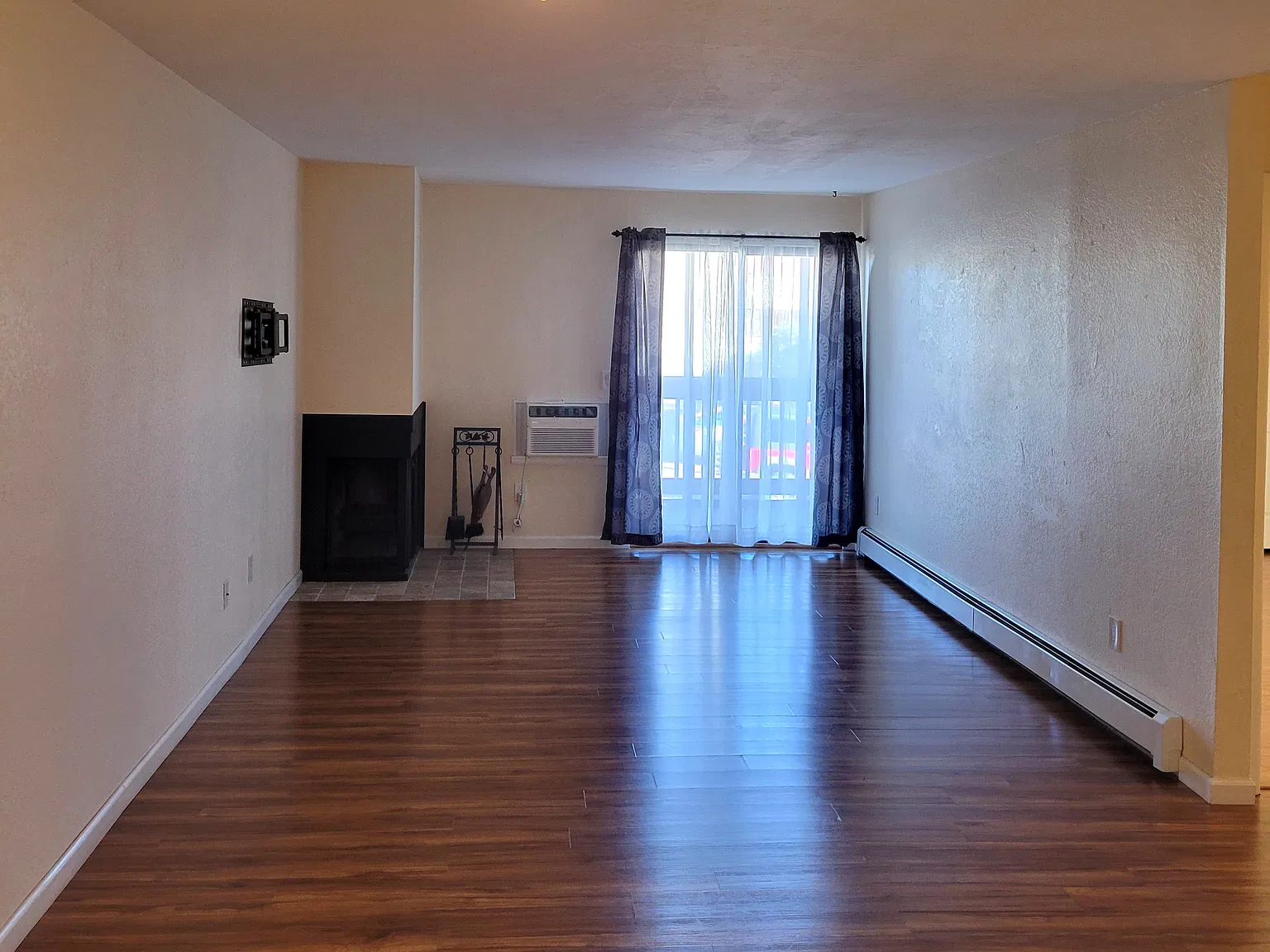 2 bed, 804 sqft, $1,400 — Photo 2