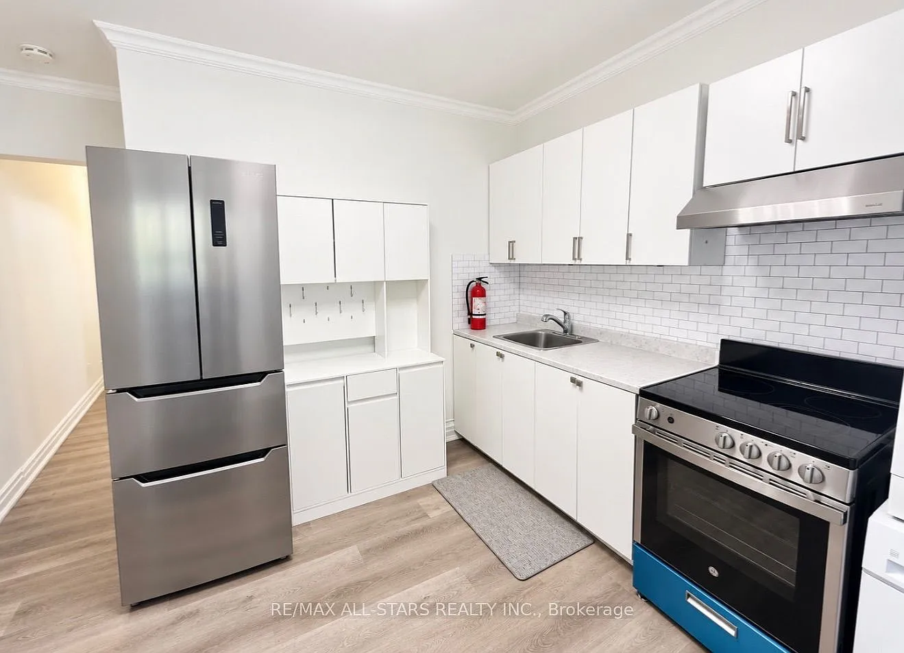 1 bed, $2,390 — Photo 2
