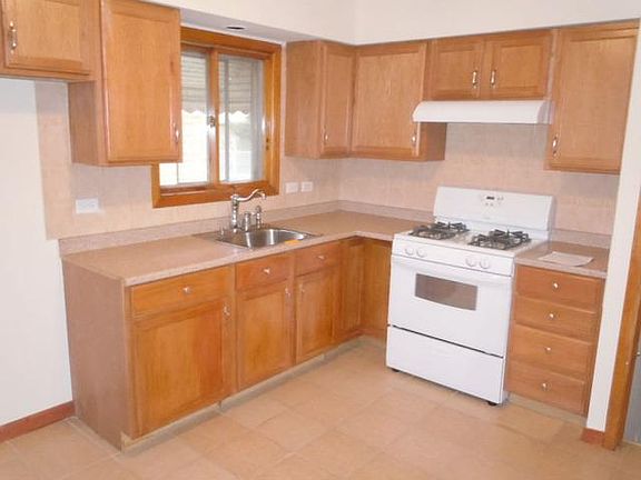 5th image of 9022 N Linder Ave